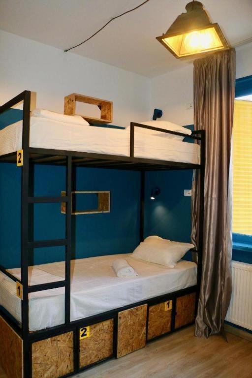 Scary Hostel ティビリシ エクステリア 写真