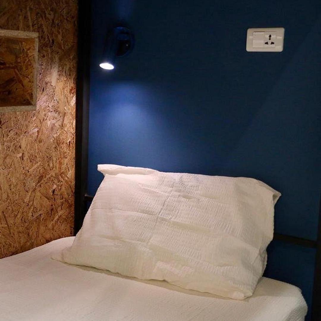 Scary Hostel ティビリシ エクステリア 写真